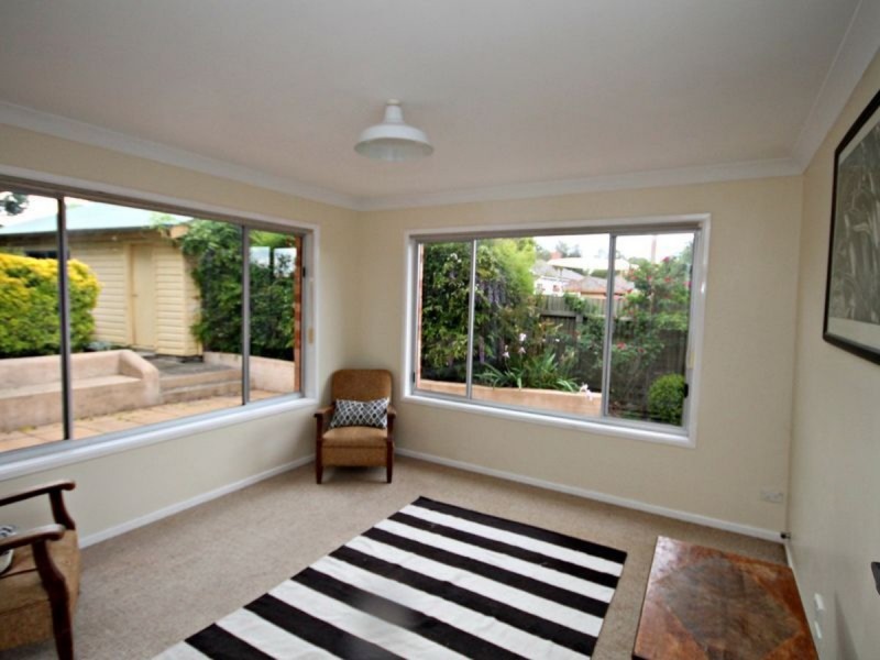 11 Mitchell Crescent, Inverell NSW 2360