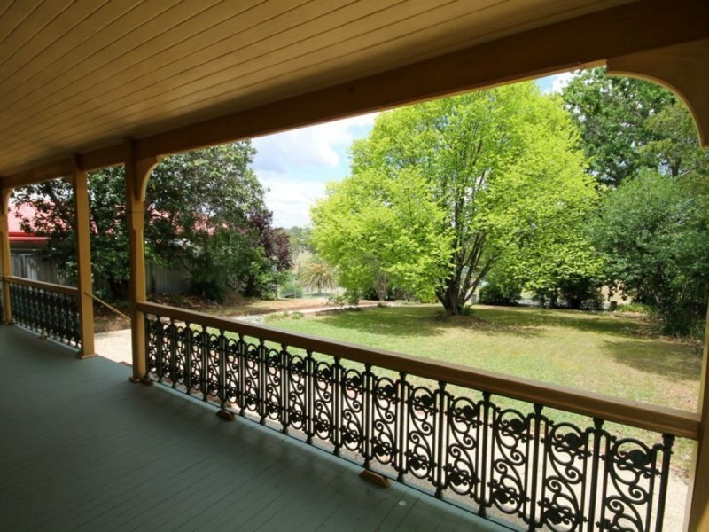 11 Mitchell Crescent, Inverell NSW 2360
