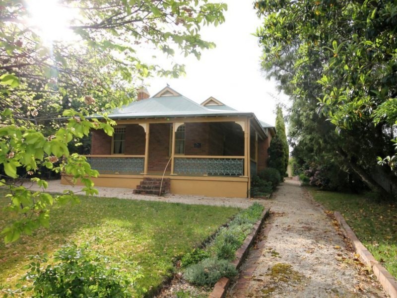 11 Mitchell Crescent, Inverell NSW 2360