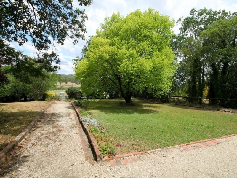 11 Mitchell Crescent, Inverell NSW 2360
