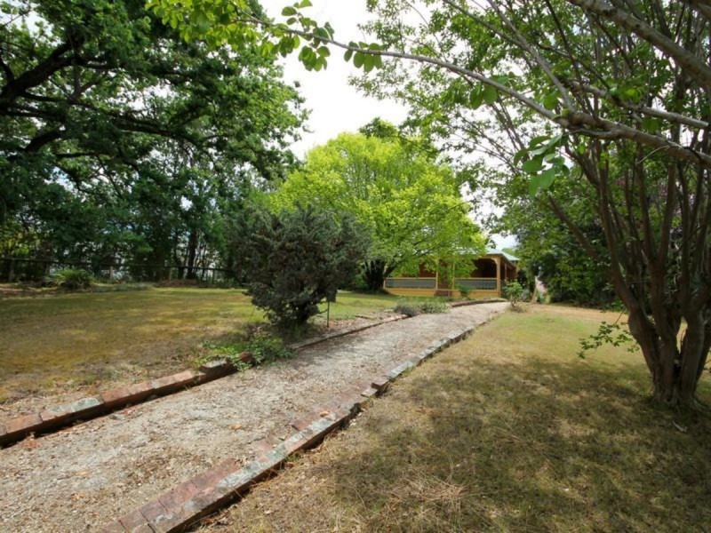 11 Mitchell Crescent, Inverell NSW 2360