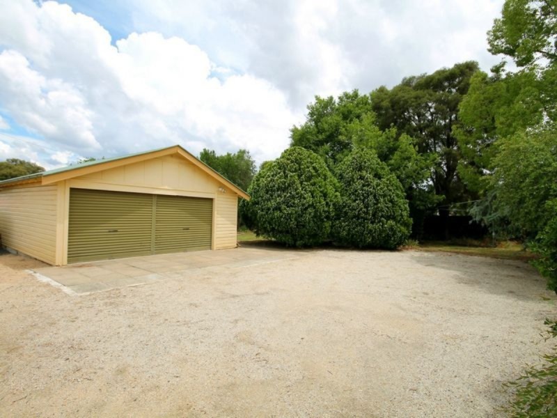 11 Mitchell Crescent, Inverell NSW 2360