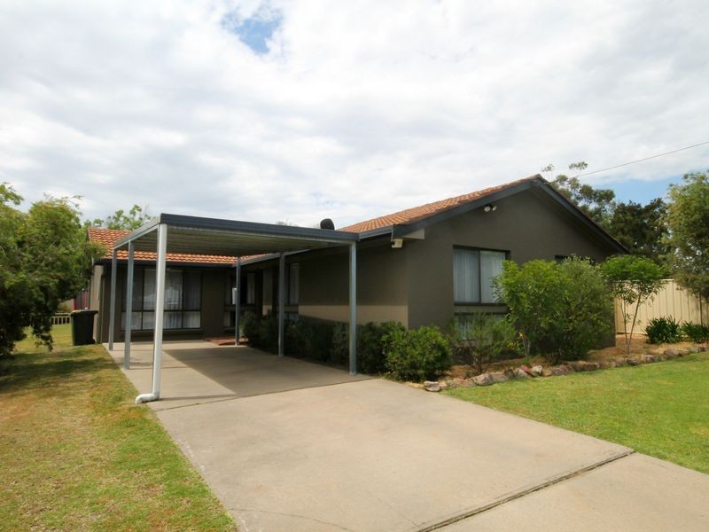 69 Moore Street, Inverell NSW 2360
