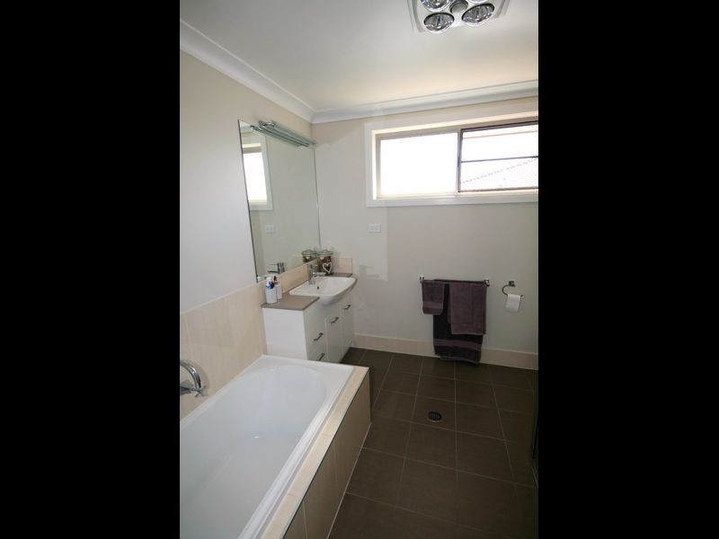 19 Kingfisher Drive, Inverell NSW 2360