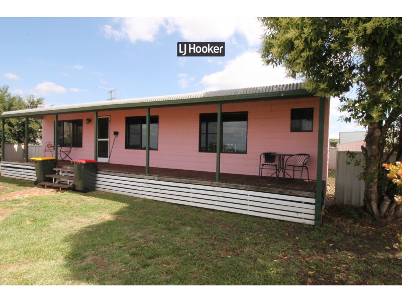 1 Dumboy Street, Inverell NSW 2360