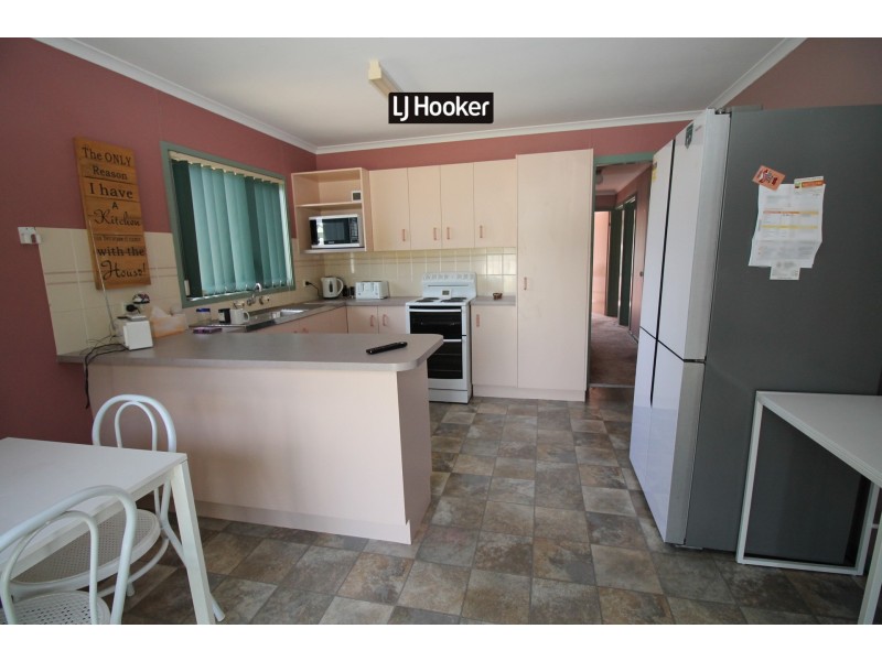 1 Dumboy Street, Inverell NSW 2360