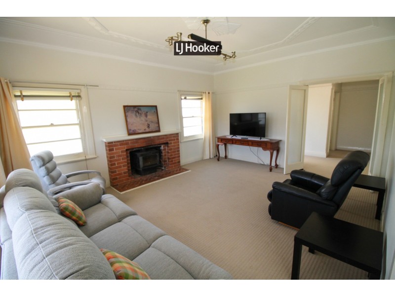 4 Warialda Road, Inverell NSW 2360