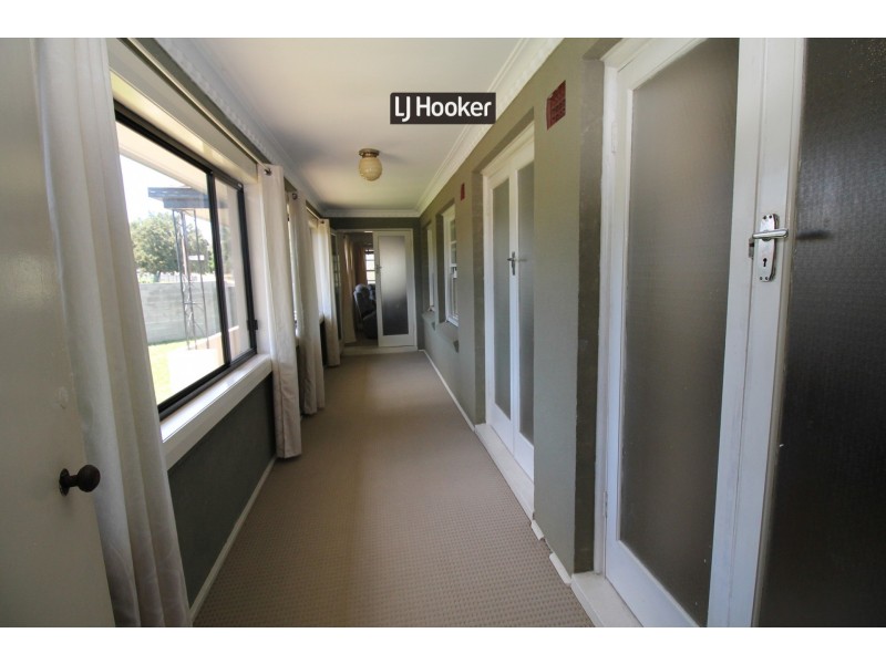 4 Warialda Road, Inverell NSW 2360