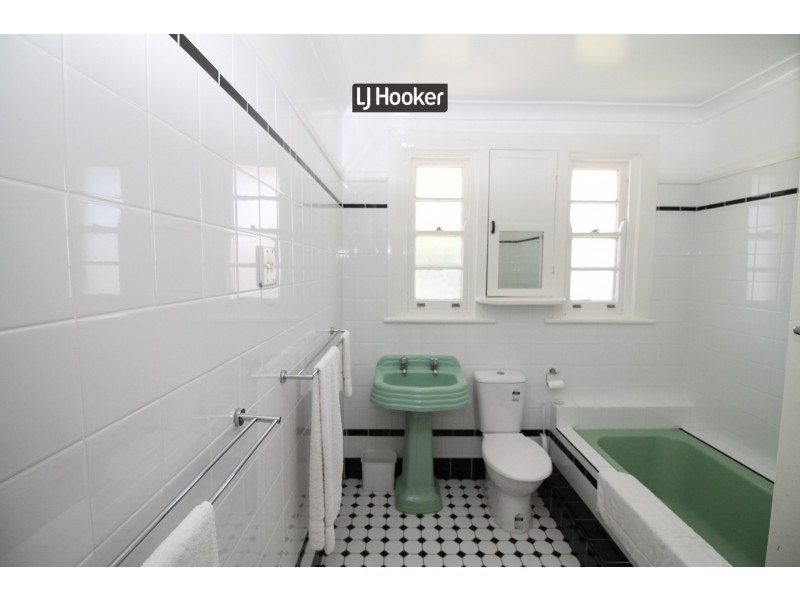 4 Warialda Road, Inverell NSW 2360