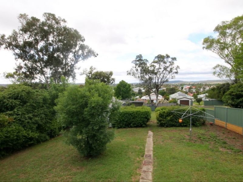 29 George Street, Inverell NSW 2360