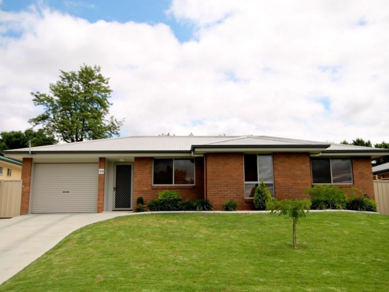 12A Brownleigh Vale Drive, Inverell NSW 2360