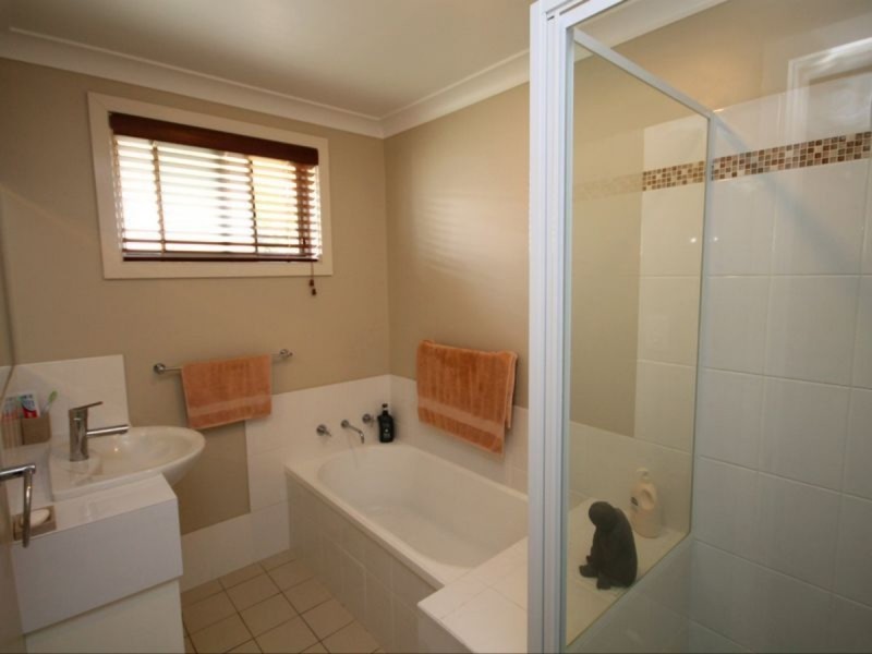 12A Brownleigh Vale Drive, Inverell NSW 2360