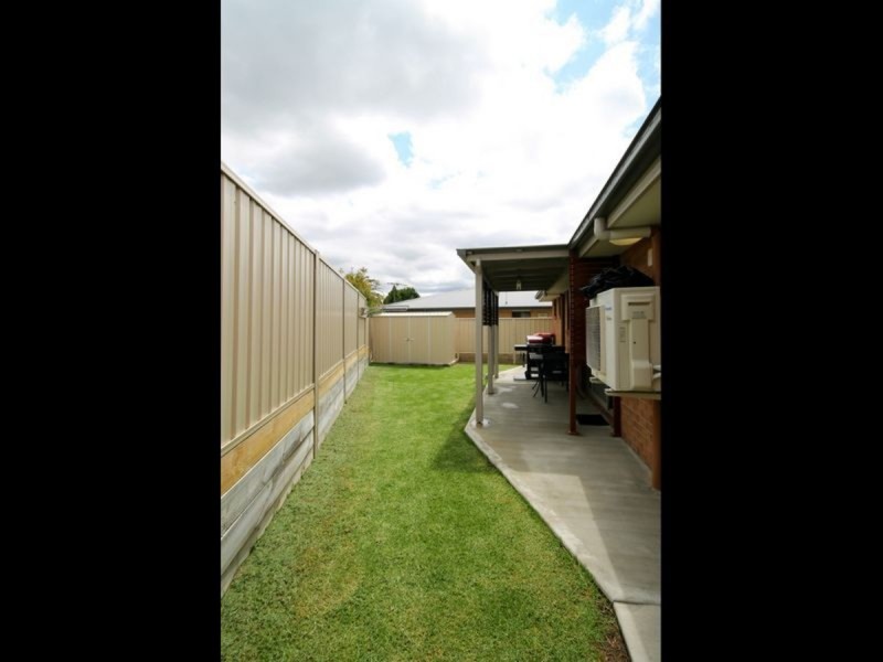 12A Brownleigh Vale Drive, Inverell NSW 2360