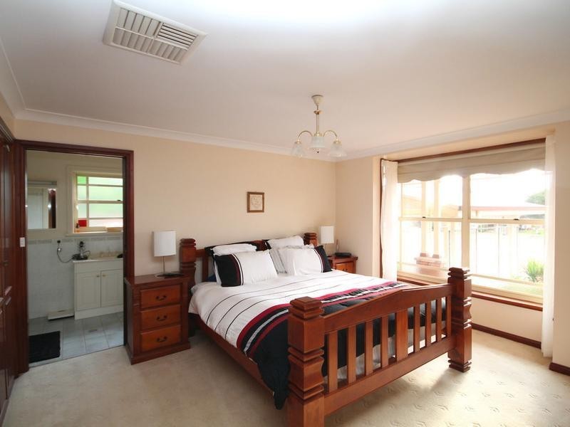 17 Granville Street, Inverell NSW 2360