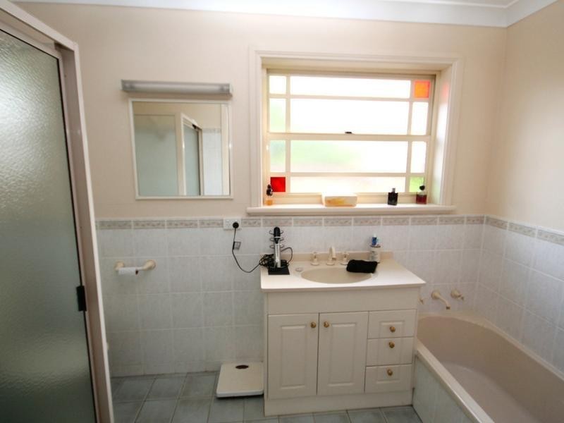 17 Granville Street, Inverell NSW 2360