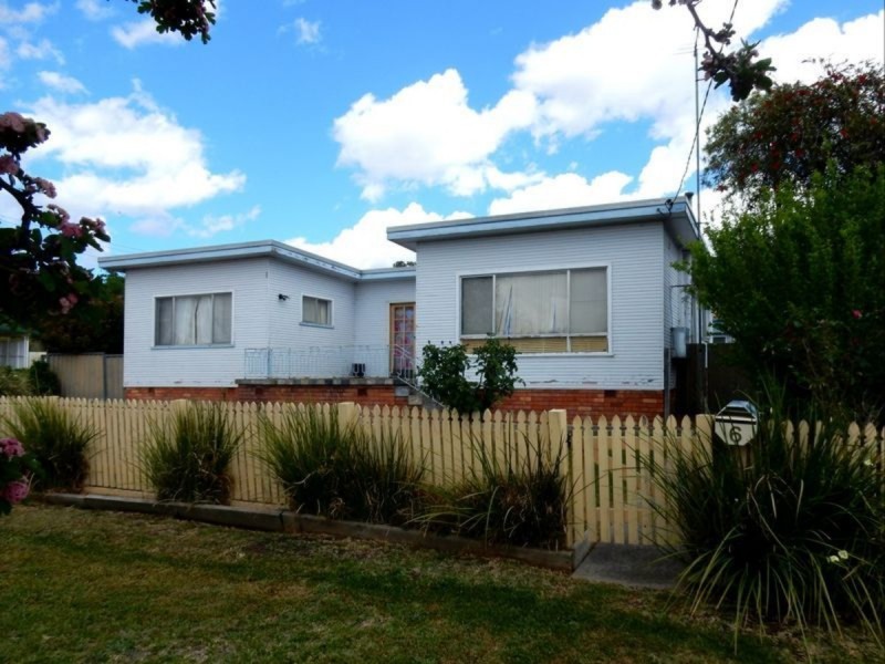 6 Bertha Street, Inverell NSW 2360