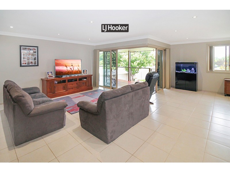 19 Brownleigh Vale Drive, Inverell NSW 2360