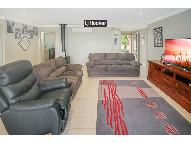 19 Brownleigh Vale Drive, Inverell NSW 2360