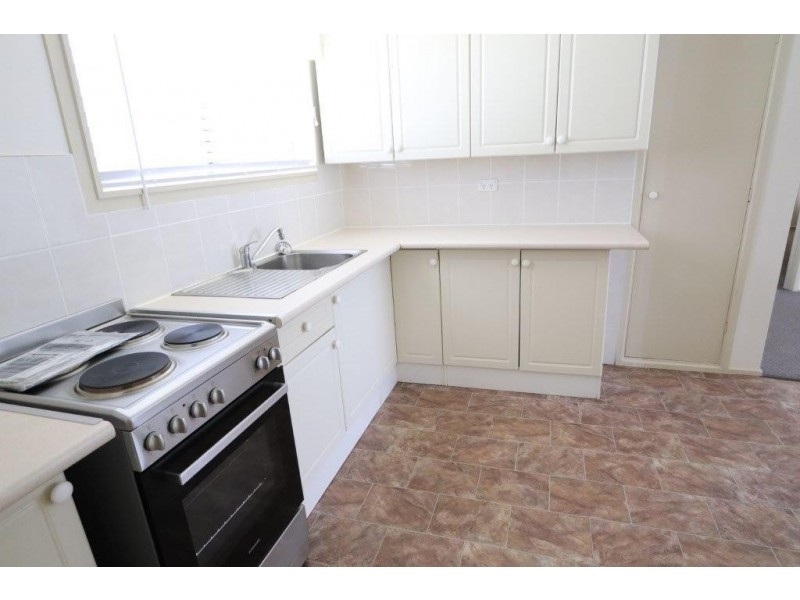 17B Queens Terrace, Inverell NSW 2360