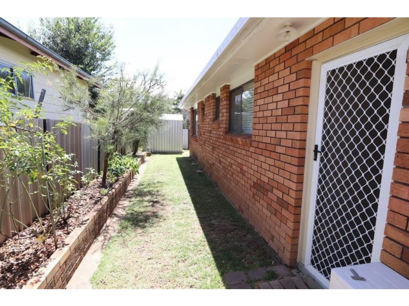 17B Queens Terrace, Inverell NSW 2360