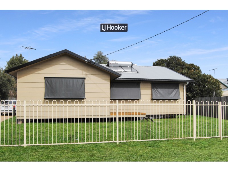 4 Burnett Street, Inverell NSW 2360