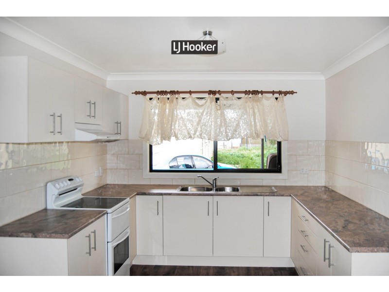 4 Burnett Street, Inverell NSW 2360
