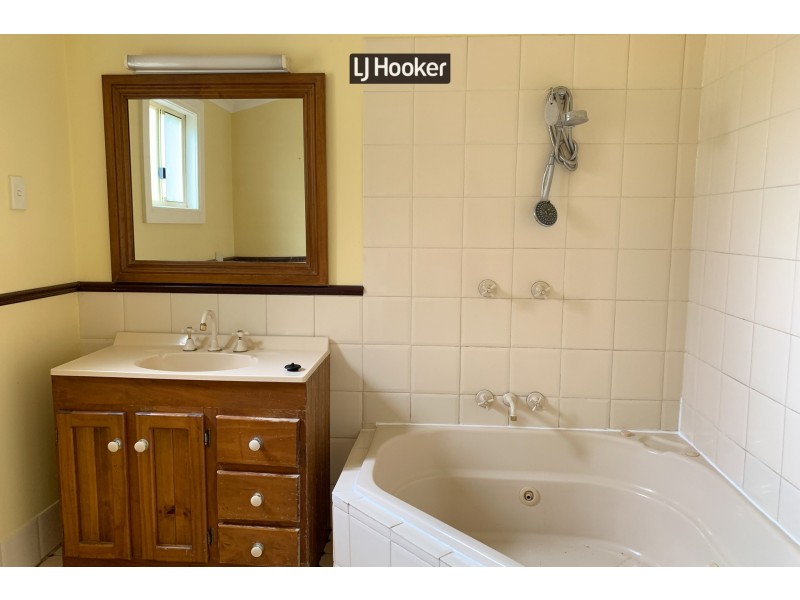 41 High Street, Inverell NSW 2360