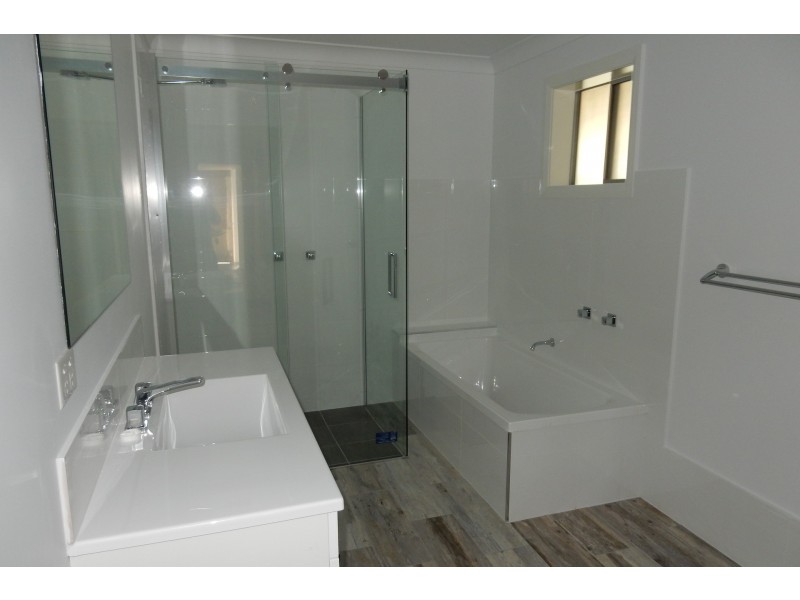 16 Jack Street, Inverell NSW 2360