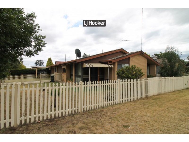 2/82 Lawrence Street, Inverell NSW 2360