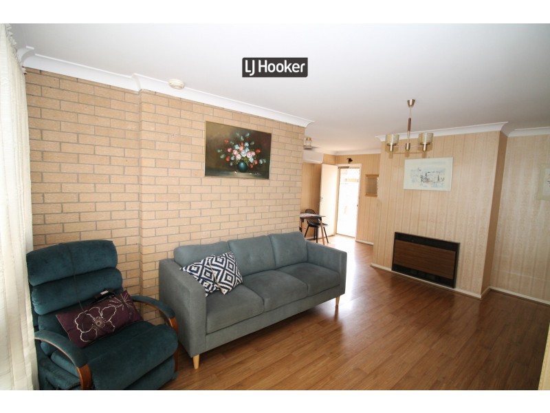 2/82 Lawrence Street, Inverell NSW 2360