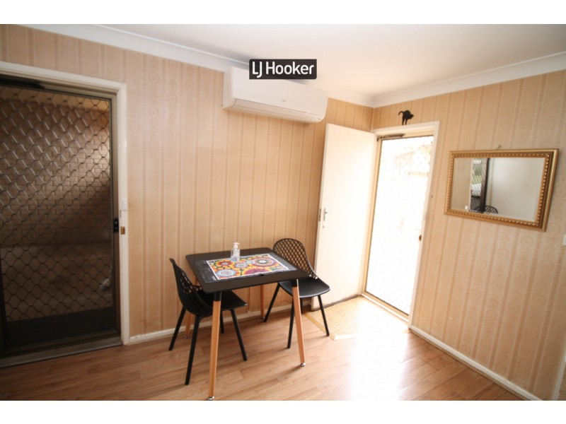 2/82 Lawrence Street, Inverell NSW 2360