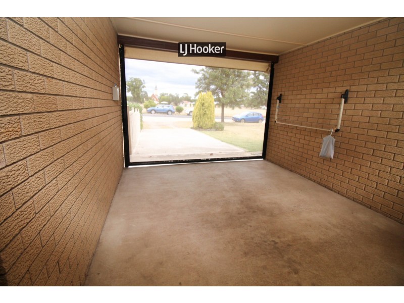 2/82 Lawrence Street, Inverell NSW 2360