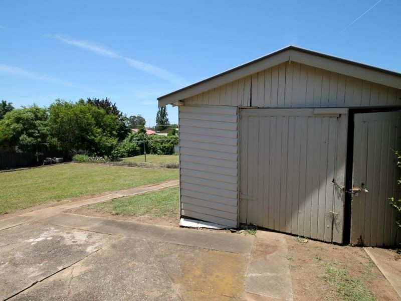 23 Herbert Street, Inverell NSW 2360