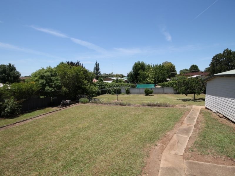 23 Herbert Street, Inverell NSW 2360