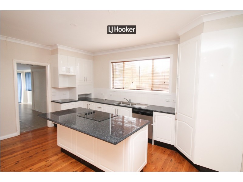 21 Lang Street, Inverell NSW 2360