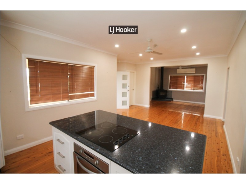 21 Lang Street, Inverell NSW 2360