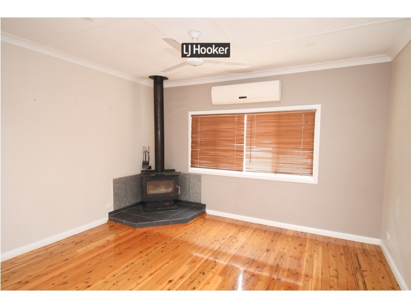 21 Lang Street, Inverell NSW 2360