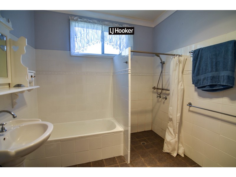 54 Brae Street, Inverell NSW 2360