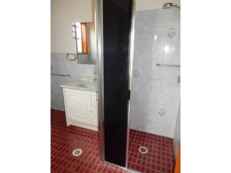 18 Zircon Street, Inverell NSW 2360