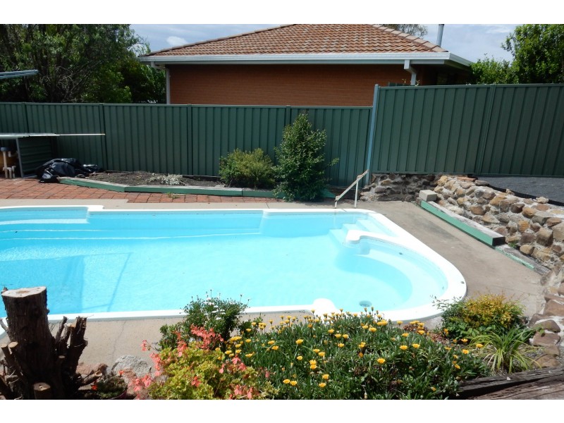 18 Zircon Street, Inverell NSW 2360