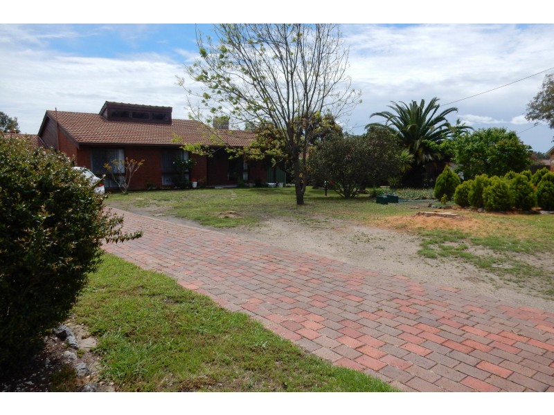 18 Zircon Street, Inverell NSW 2360