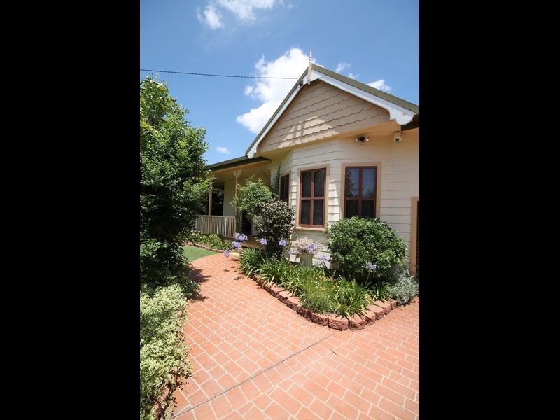 60 Brae Street, Inverell NSW 2360