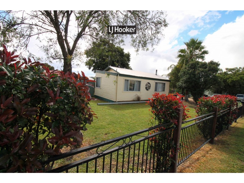 28 Clive Street, Inverell NSW 2360