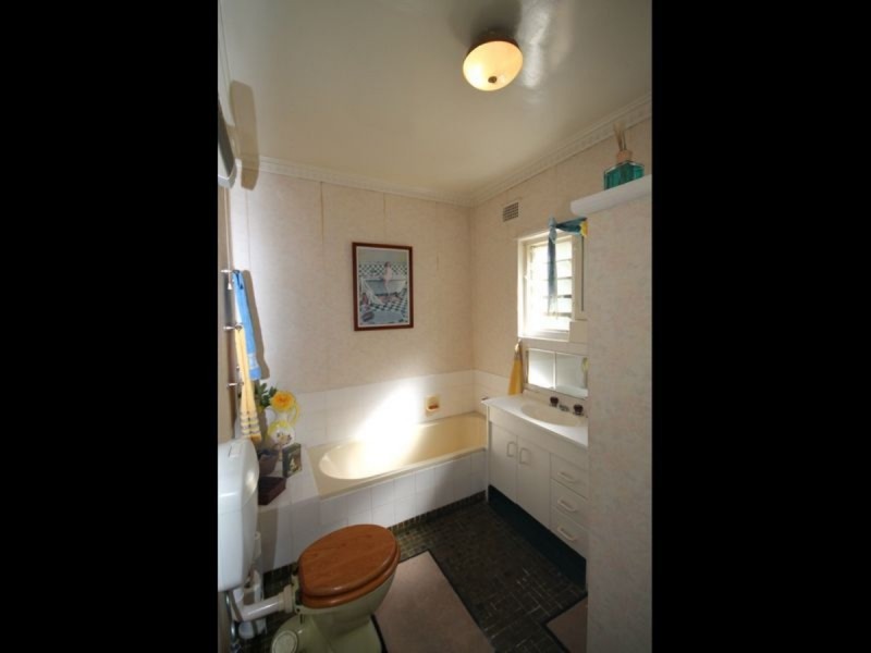 18 Queen Street, Inverell NSW 2360