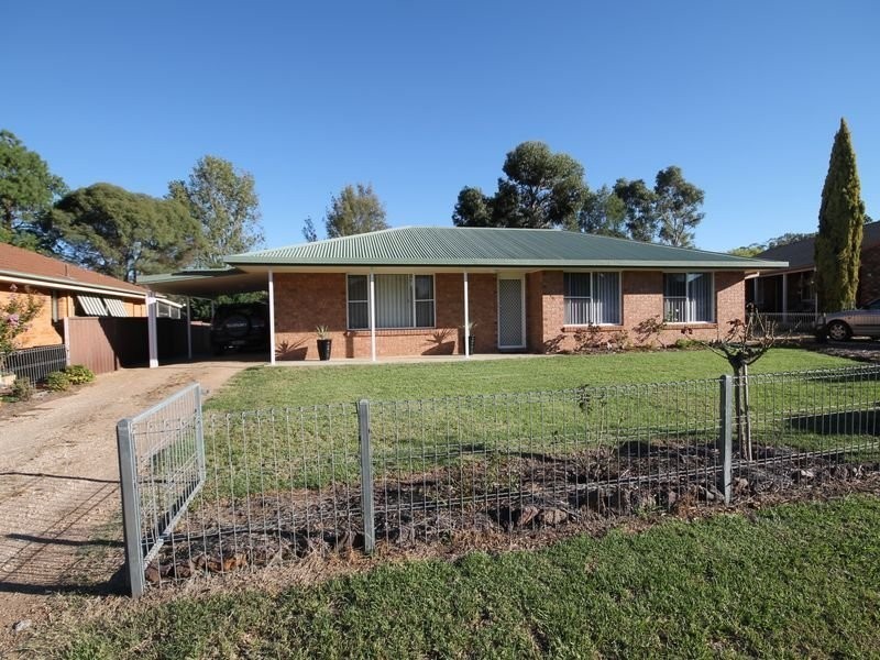 26 Angel Avenue, Inverell NSW 2360