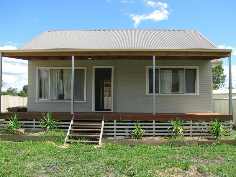 1A Oak Place, Inverell NSW 2360