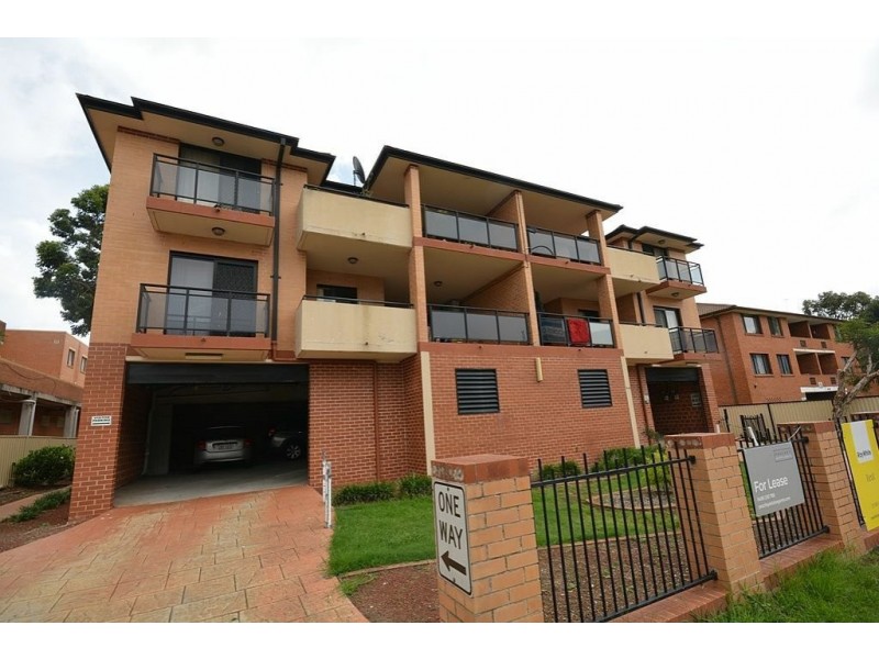 4/4-6 TREVES STREET, Merrylands NSW 2160