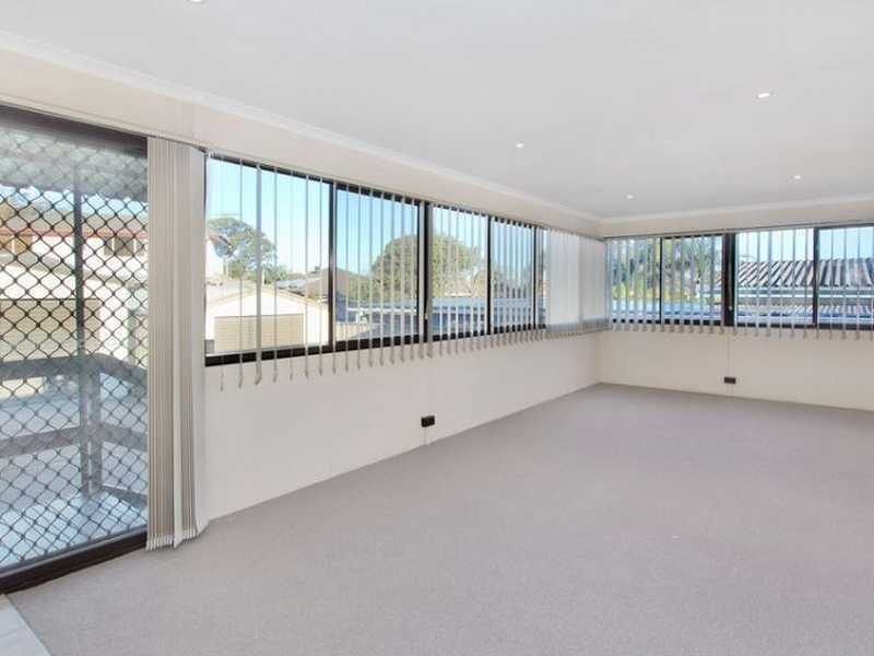 6 Daffodil St, Greystanes NSW 2145