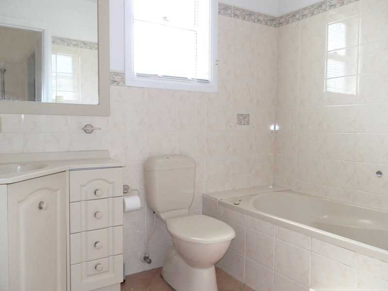 12 Bates Ave, South Wentworthville NSW 2145