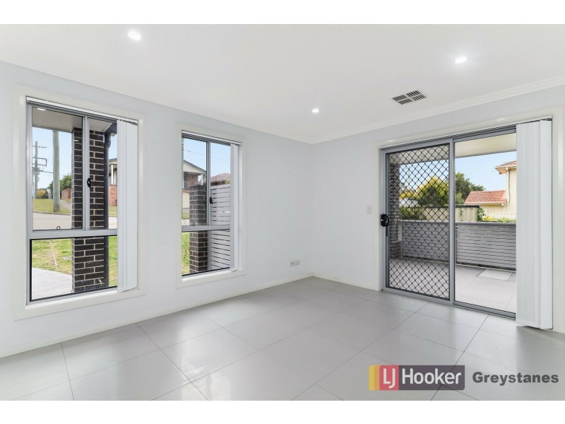 6 HEREFORD STREET, South Wentworthville NSW 2145